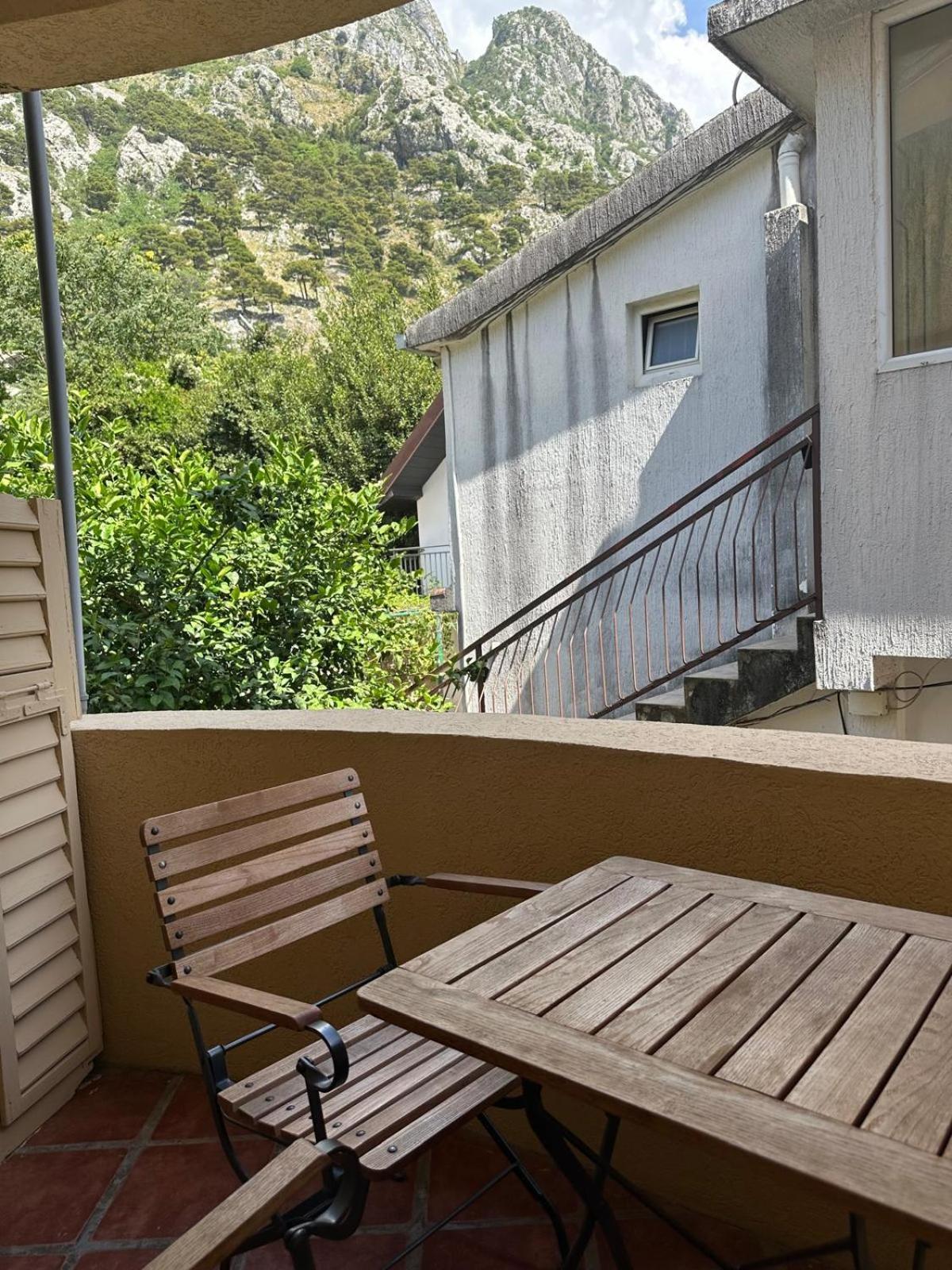 Themis Apart Hotel Kotor Exterior photo